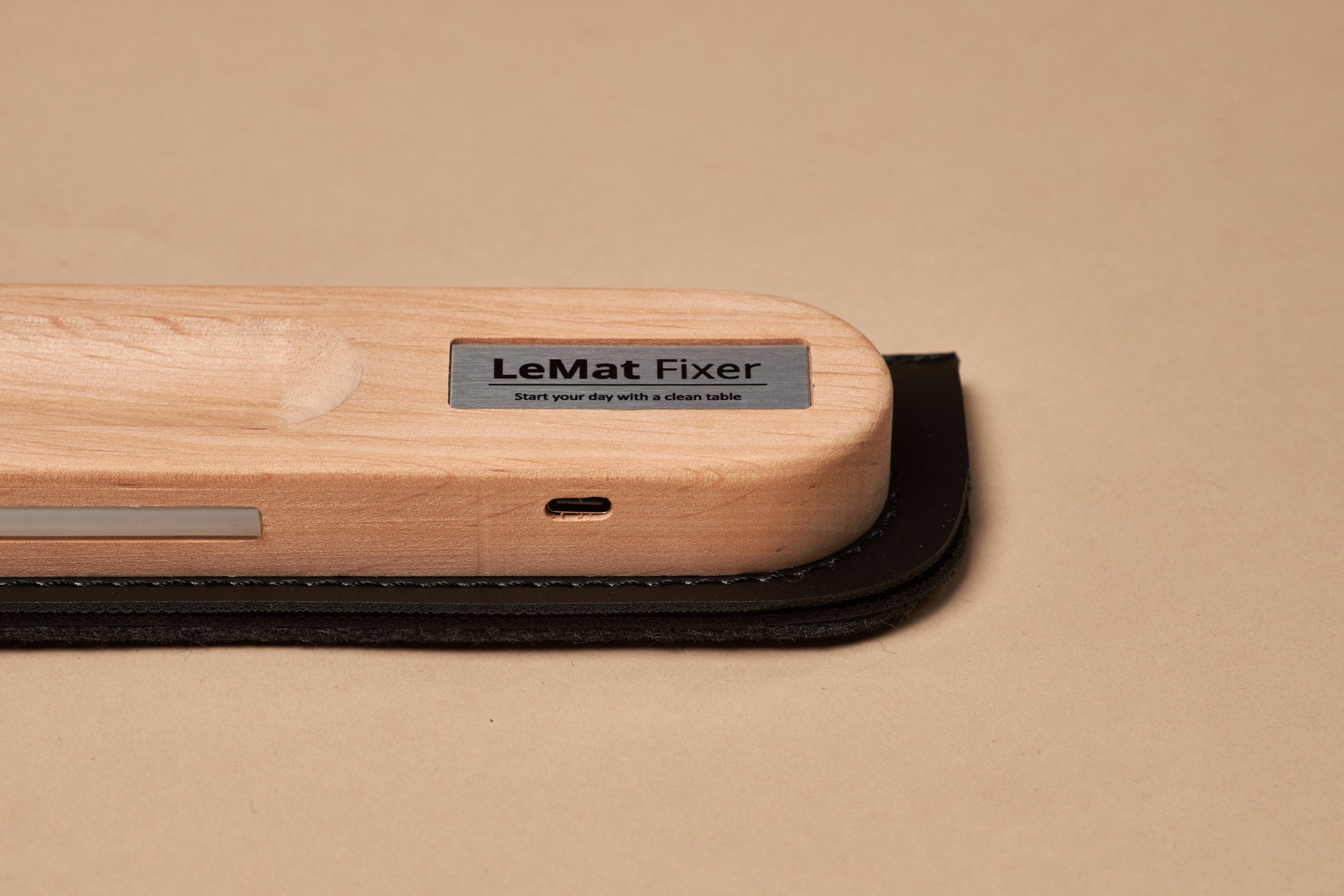 LeMat Magnetic Fixer Mini for any Desk Mat FAST CHARGER | LIGHTING (Alder)